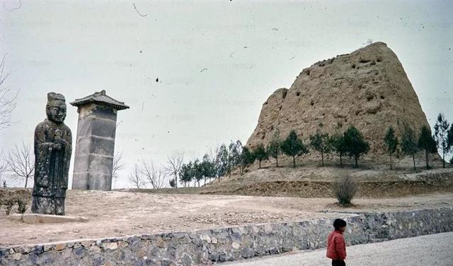 乾陵墓道口照片1958年图片
