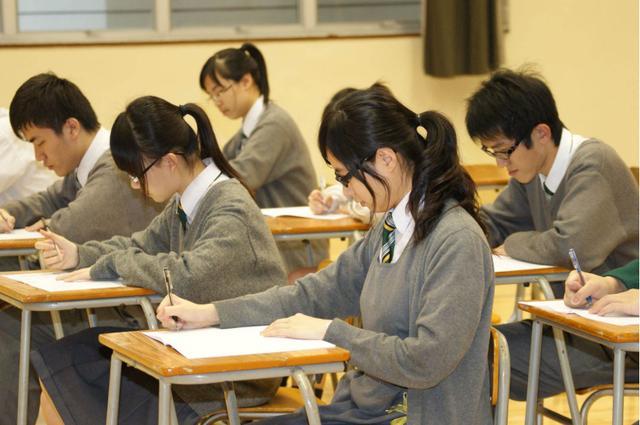 汉语言文学专业,文科类专业里的"香饽饽",女生报考就业好_腾讯新闻