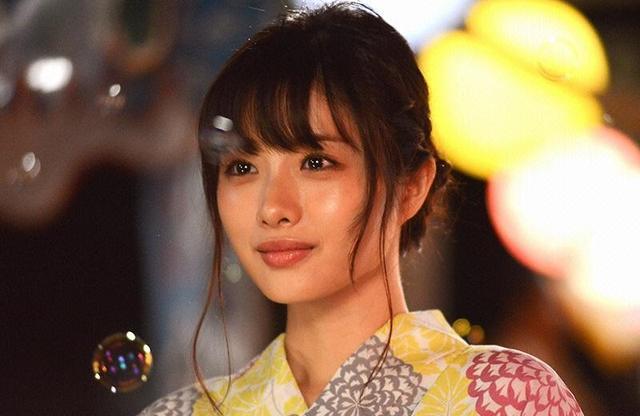 石原里美于去年領證_我娶了同學母親去年領證_上彩戶石原里