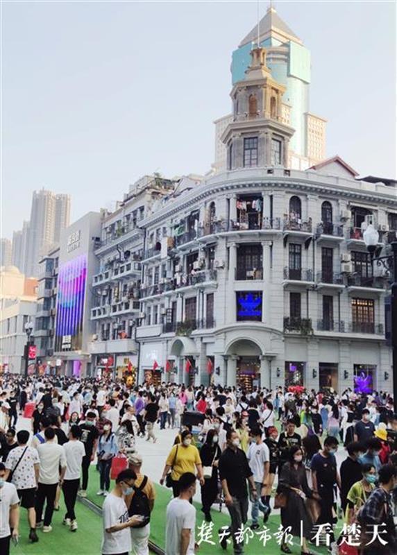 华丽蝶变!江汉路步行街high起来了
