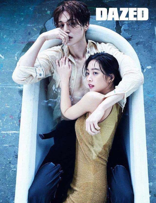 这部剧《九尾狐传》讲述的是李栋旭扮演的男九尾狐和追逐他的制作人南