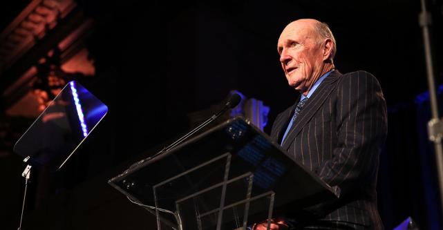 对冲基金传奇大亨罗伯逊曾与索罗斯并驾齐驱的教父级人物