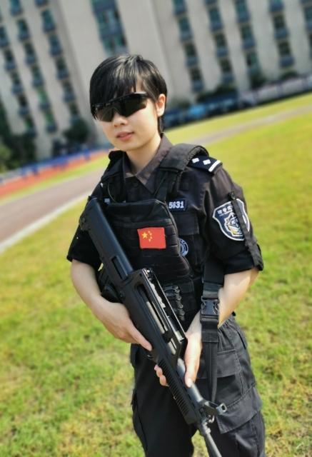 杭州动漫节值勤女特警又美又飒想找她学防身术评论区留言