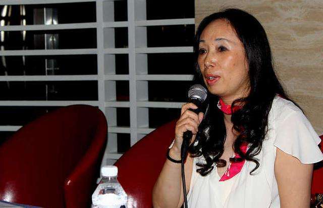 戴秀丽雷丁和卡迪夫城比赛双方拼抢两支球队全胜,但英超前3轮进球最多