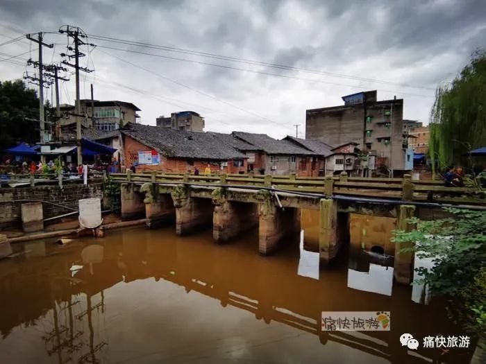 新店铺,曾家山,牛佛渡,高滩桥,松林坡,黄家场,龙市镇,树林坡至隆昌的