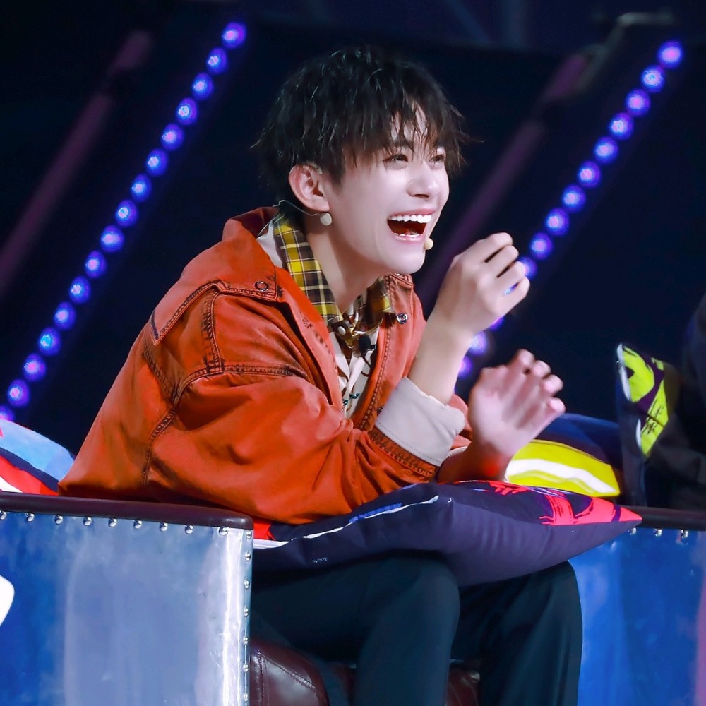 有一种笑容叫做:易烊千玺甜甜的笑