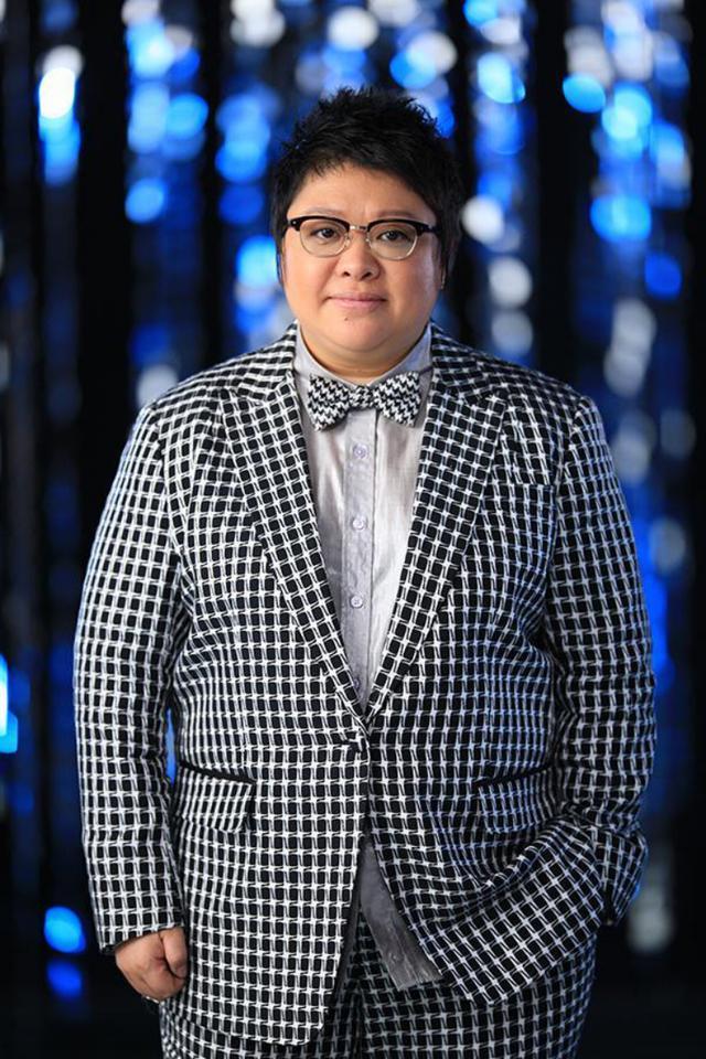 从180斤到瘦脱相被韩红视为恩人央视主持人张越到底去哪了