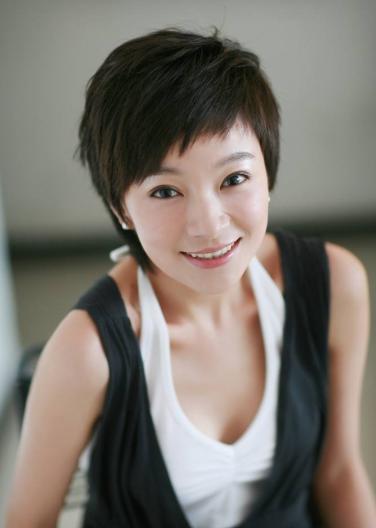 从月薪500块的小导游到央视花旦王蓝一的北漂奋斗史