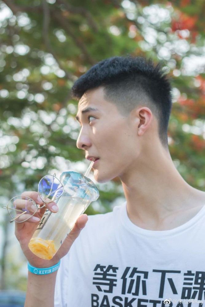 四川男篮新秀,"汕大杜兰特"朱松玮:大学生球员打cba有其优势