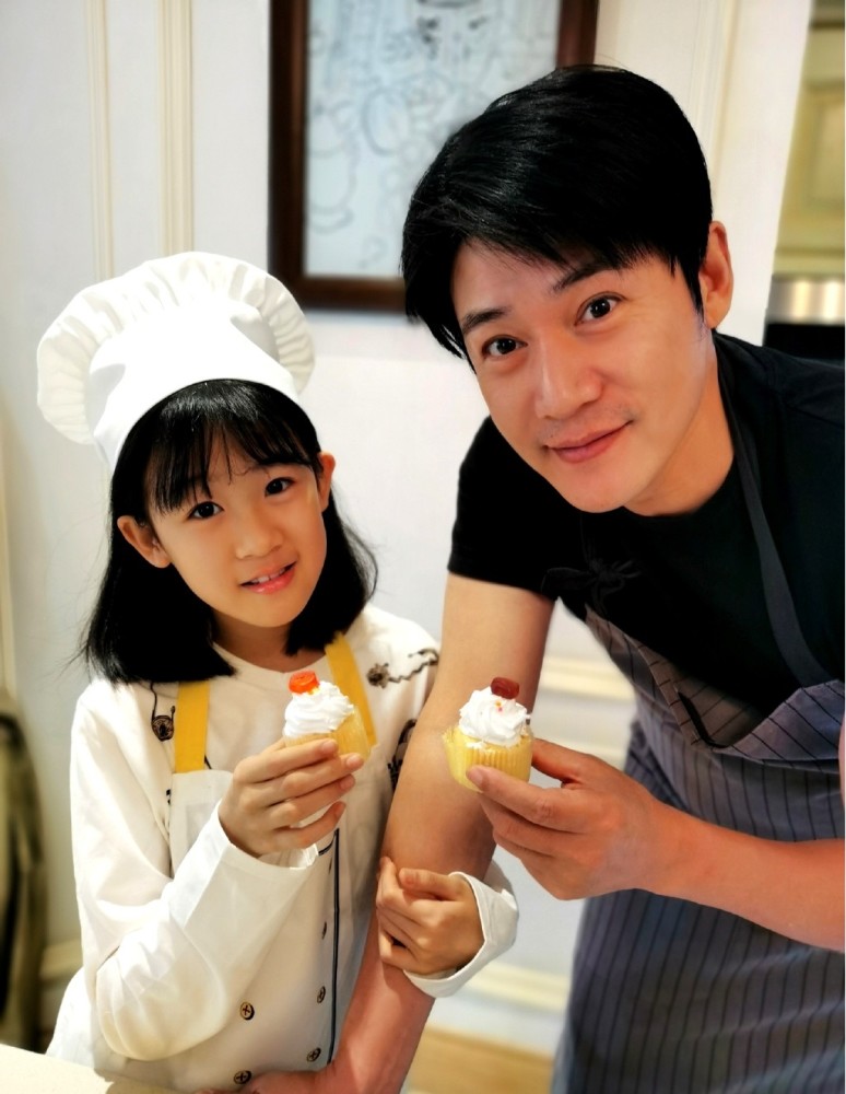 陆毅女儿近照12岁贝儿光长个不长肉太瘦了惹人担心