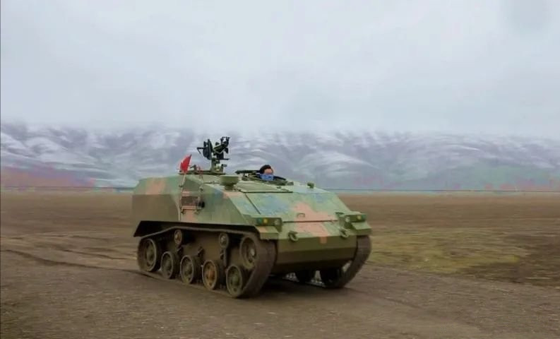 国产鼬鼠战车来了—空中突击旅新型装甲平台开始测试_腾讯新闻