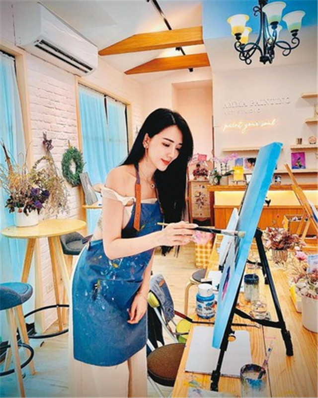 女星子涵近况曝光复出参加派对法院曾证实她卖身收费5万