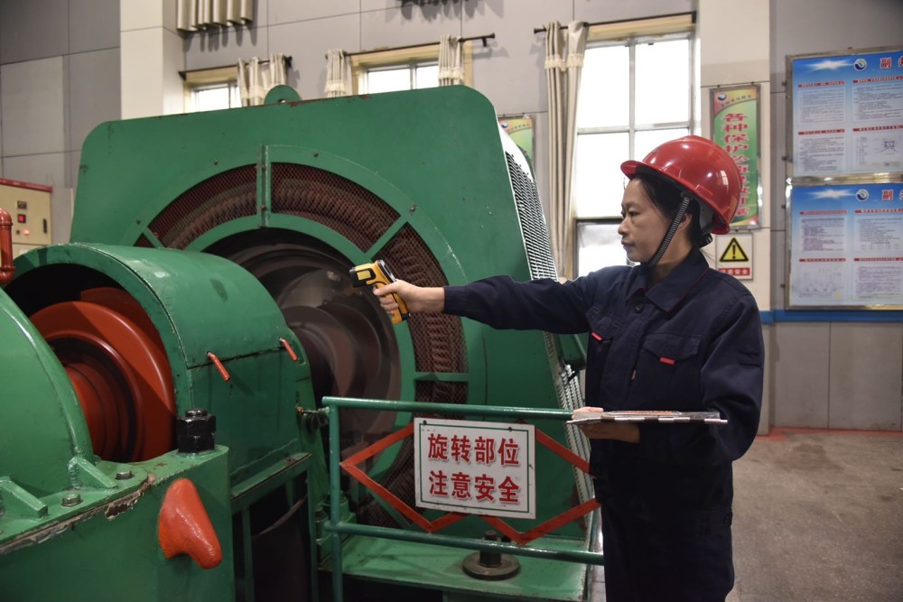 山能枣矿集团蒋庄煤矿副井绞车司机_腾讯新闻