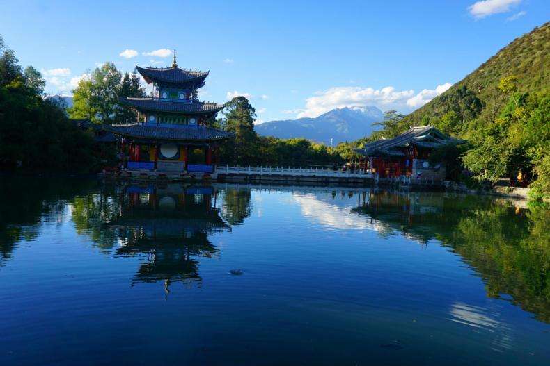 得月樓龍角屯麗川獨秀峰寧明縣花山岩畫派陽山森林公園中越跨境公母山