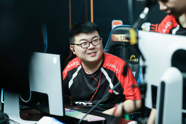 数据分析:宇大帅单局30杀破纪录,瑾轩总伤害量6454