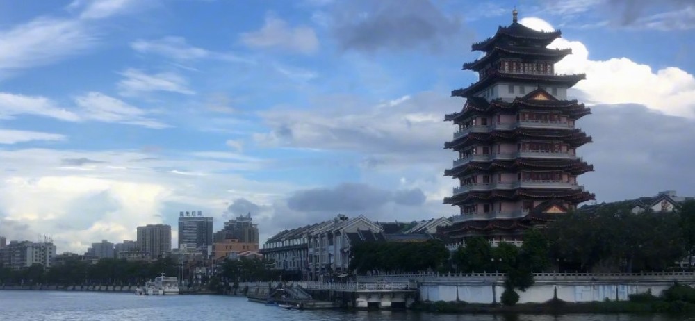 惠州最有魅力的塔,东江边上的合江楼,总共九层