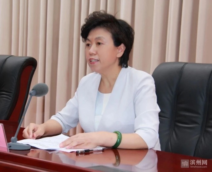 教育研究所所长,科技与改革发展处副处长刘向红围绕好党员干部标准