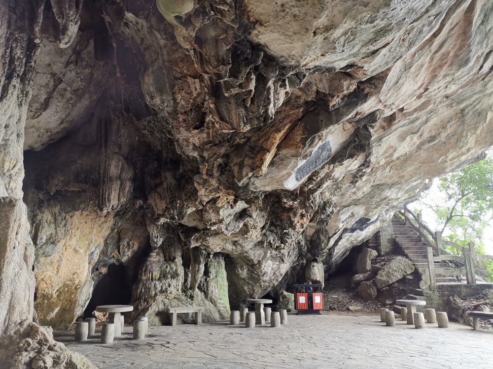 一睹柳州马鞍山石刻