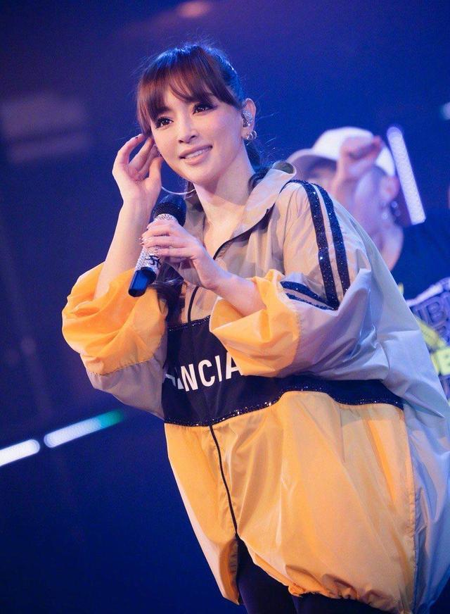 孩子生父仍成谜,曾传是高颜值年下男|滨崎步|松浦胜人