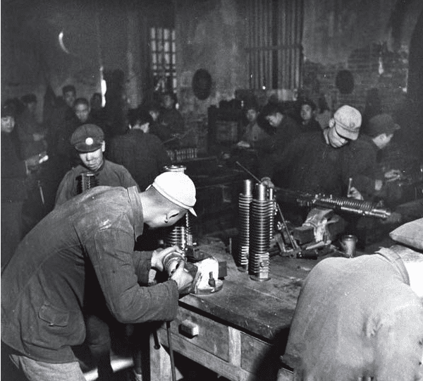 阎锡山的兵工厂被称华北最大,月产火炮上百,为何张学良要解散?