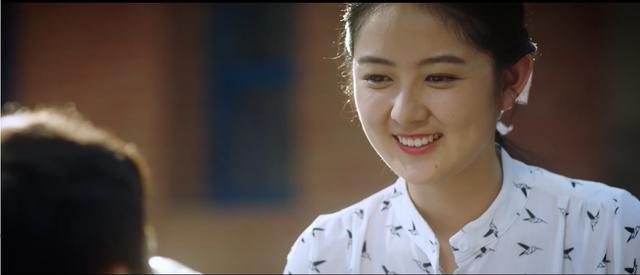 少年遇到美女老师,童年里的那些事儿,让人印象深刻!