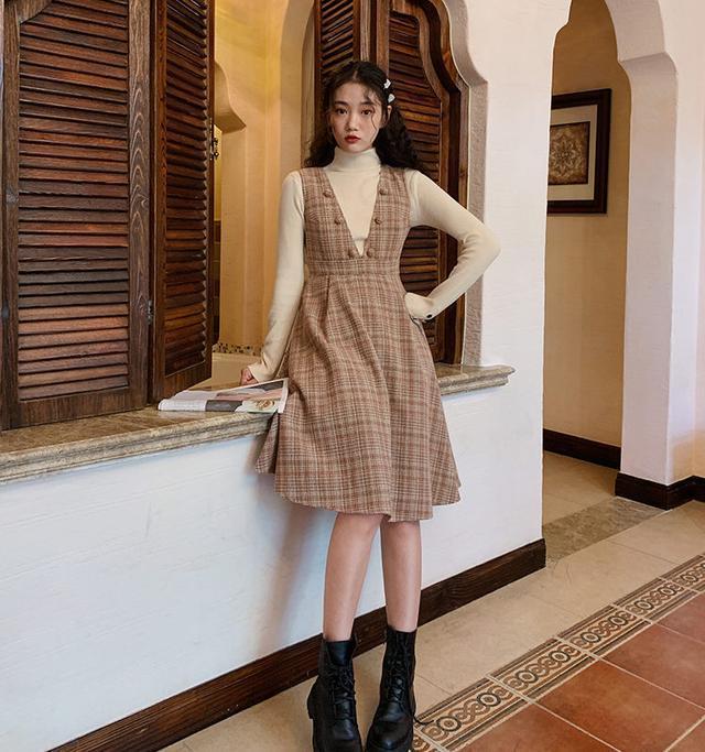 入秋马丁靴连衣裙又火了优雅又率性小个子女生都爱了