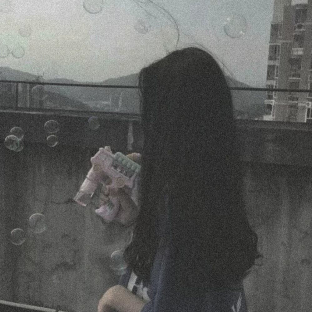 氟西汀微丧女头难道喜欢大海就要跳海嘛