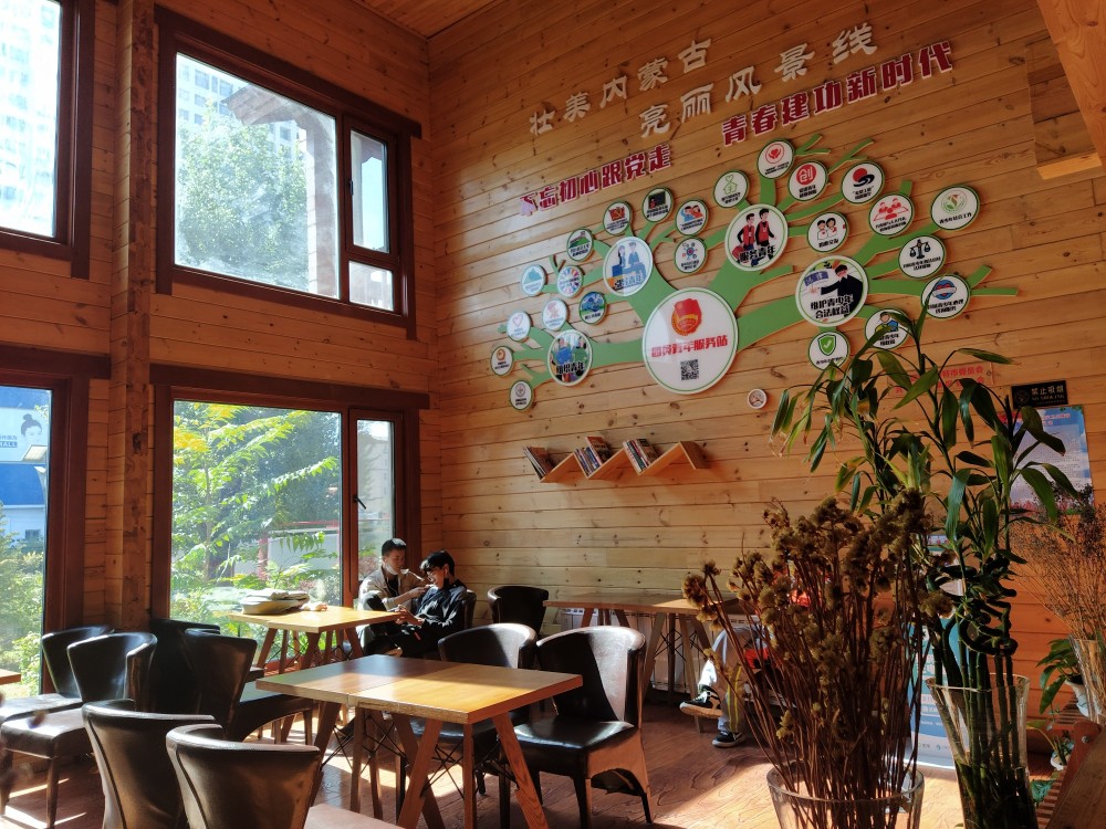 青城驿站内,大厅免费向公众开放有人拍"公厕写真",你想不想来试试?