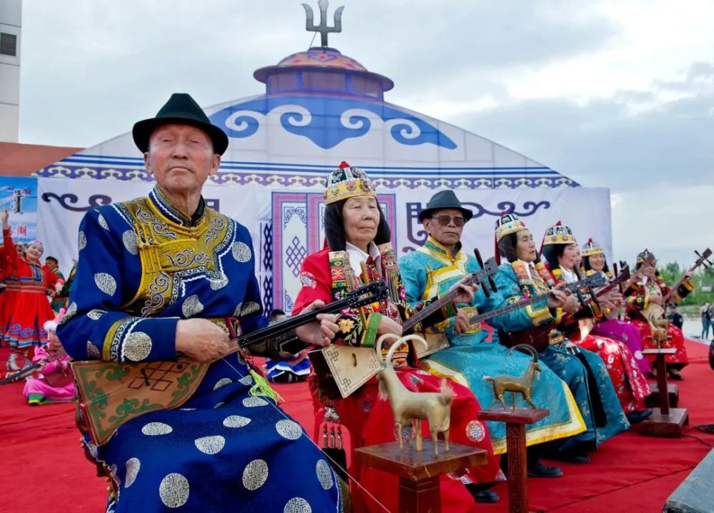 休闲乡村游经验谈新疆乌图阿热勒村自然与民俗融合的少数民族乡旅典型