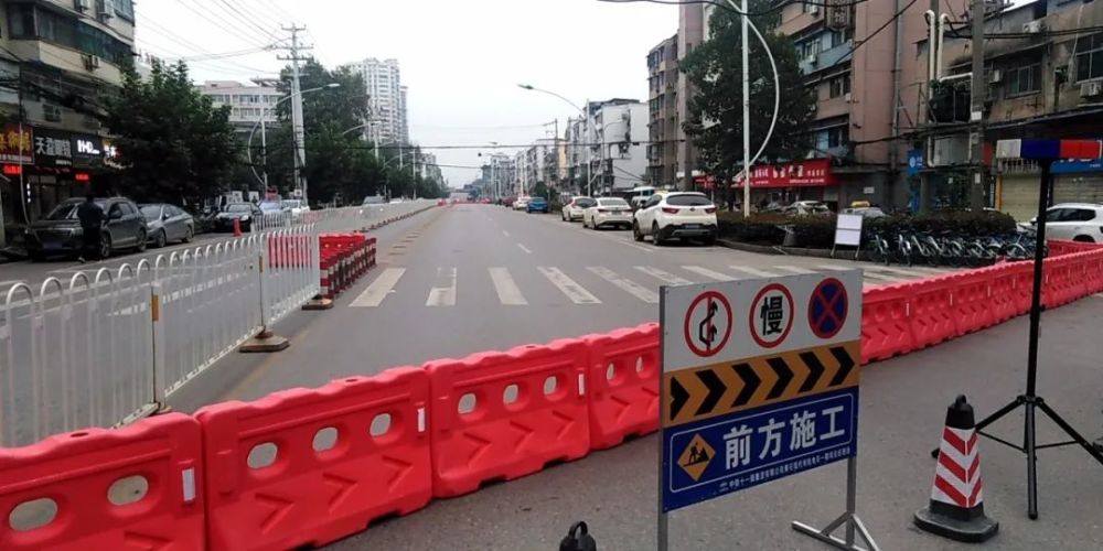 輔路原有停車位取消將禁止停車市民駕車時儘量選擇繞行該路段必須要