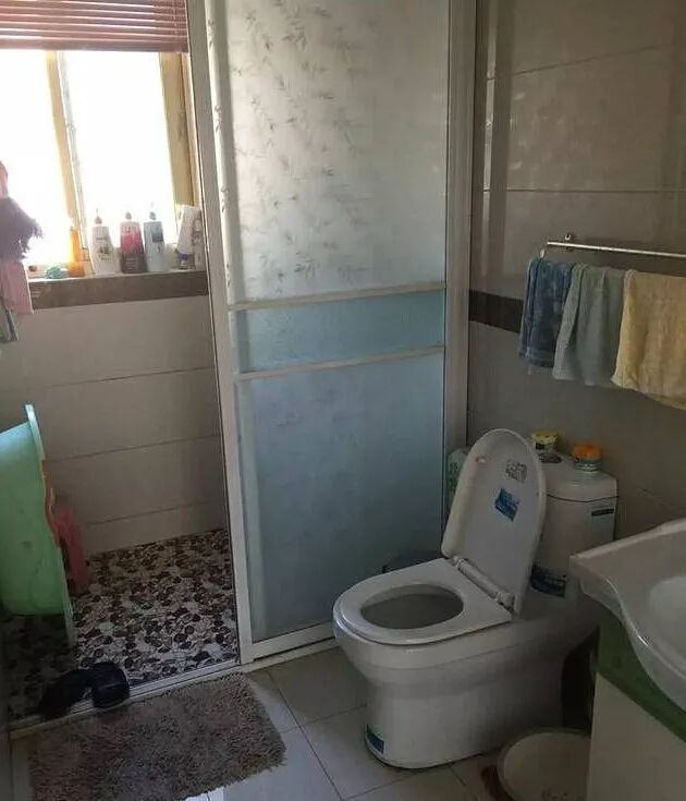 休假回农村老家,晒晒家里橱柜土灶城农结合版厨房!_腾讯新闻