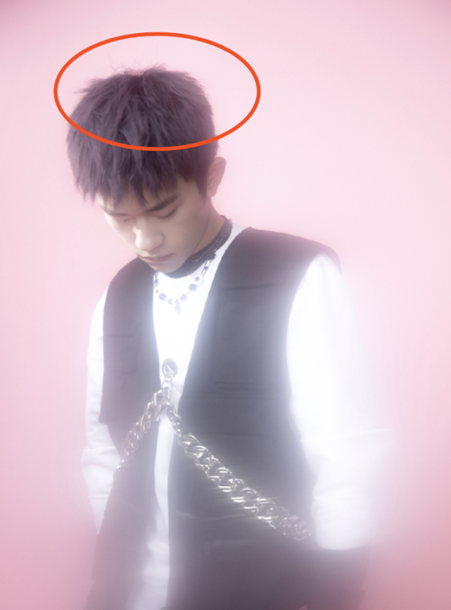 《这就是街舞3》总决赛:易烊千玺染紫色头发出场,耳钉不翼而飞