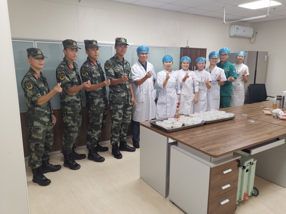 你我同是守护者武警官兵慰问横琴医院