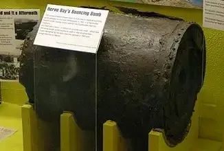 太空|当小行星在太空中打了一个水漂……