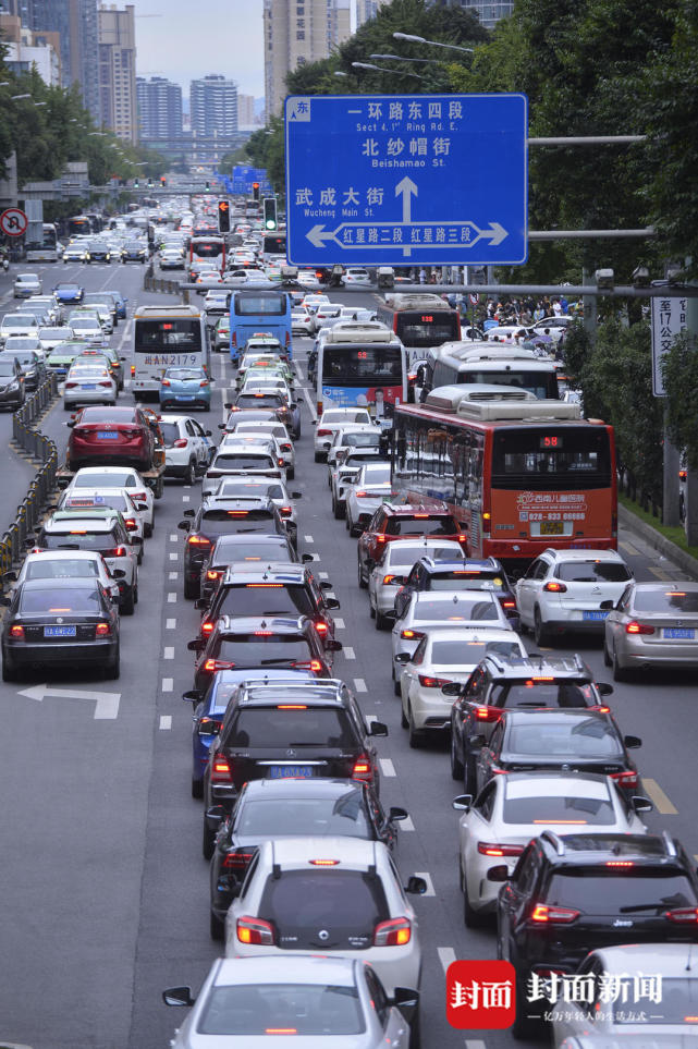 成都城外通畅城内堵蜀都大道周边部分路口交通管制分流