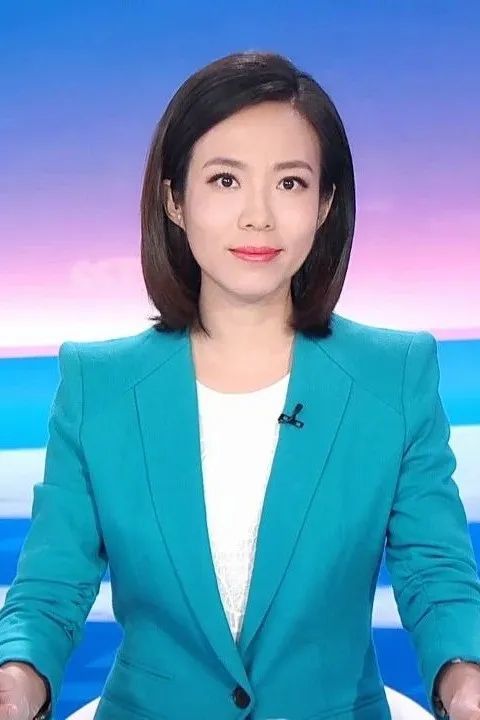 朗读者丨宝晓峰《新闻联播》主播当爱败给"条件",败给时间,败给距离