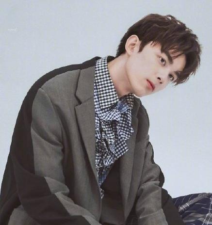 男星歪头杀绝了杨洋可爱吴磊帅气看到肖战糖分超标