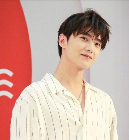 男星歪头杀绝了杨洋可爱吴磊帅气看到肖战糖分超标