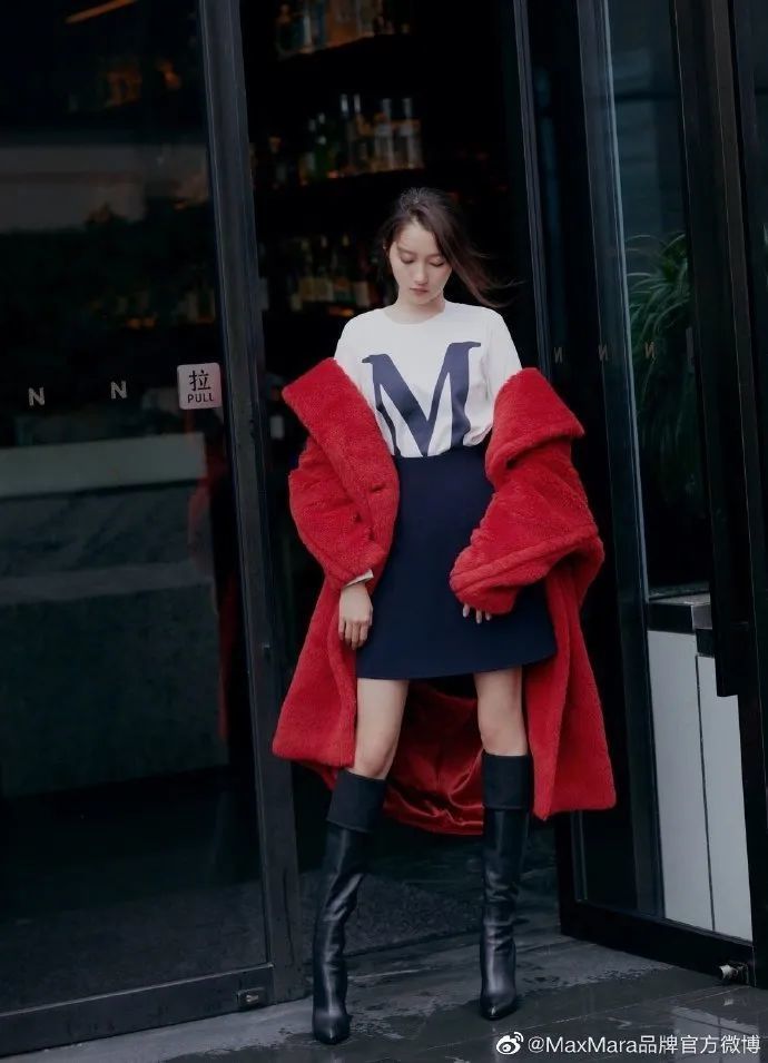 关晓彤|被喷“土大壮”的关晓彤，真替她108cm的美腿委屈