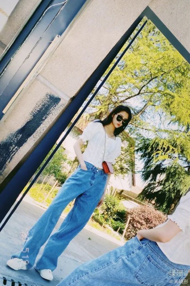 关晓彤|被喷“土大壮”的关晓彤，真替她108cm的美腿委屈