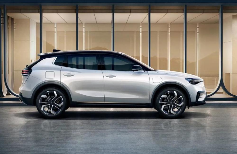 天际me7|北京车展深度解读：屏幕越多越厉害？天际ME7 五块屏幕了解下