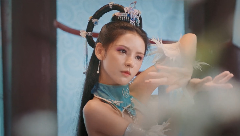 张予曦的美人鱼来了!电影《人鱼缚》搭档朱梓骁,造型美极了_腾讯新闻