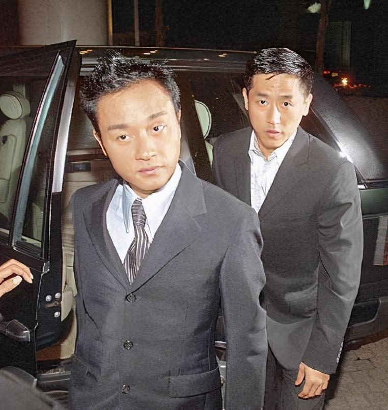 张国荣生前挚友唐鹤德被爆恋上富二代,他上载月亮照片回应恋情_腾讯