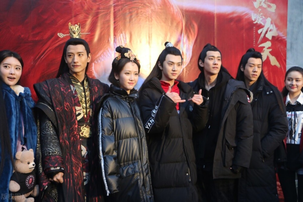 凤唳九天就是亲弟弟联合两个嫂子对抗哥哥和另一个嫂子的故事