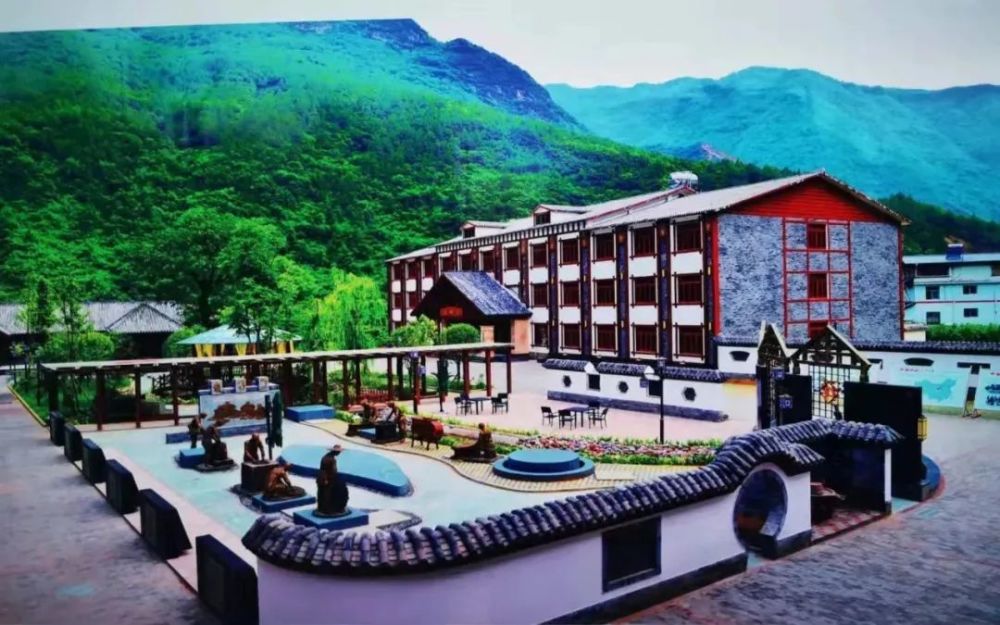 距旺苍县城12公里,位于鹿亭温泉,鼓城山--七里峡,米仓山大峡谷景区