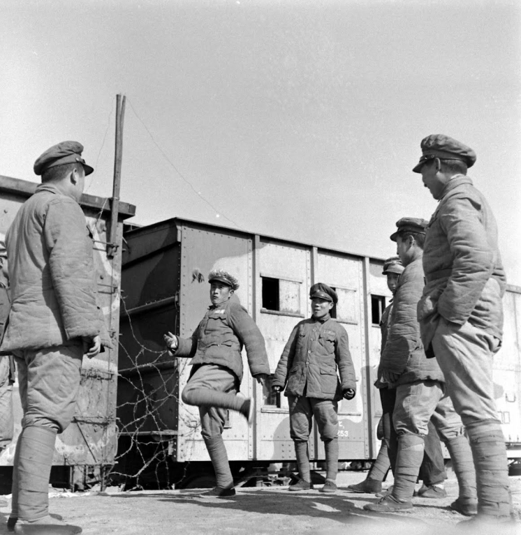 一组淮海战役前线国民党军士兵的写真