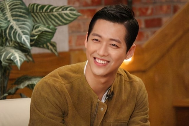 他们是韩国模范情侣,恋爱多年仍然十分恩爱,网友化身媒婆催婚|郑敬淏