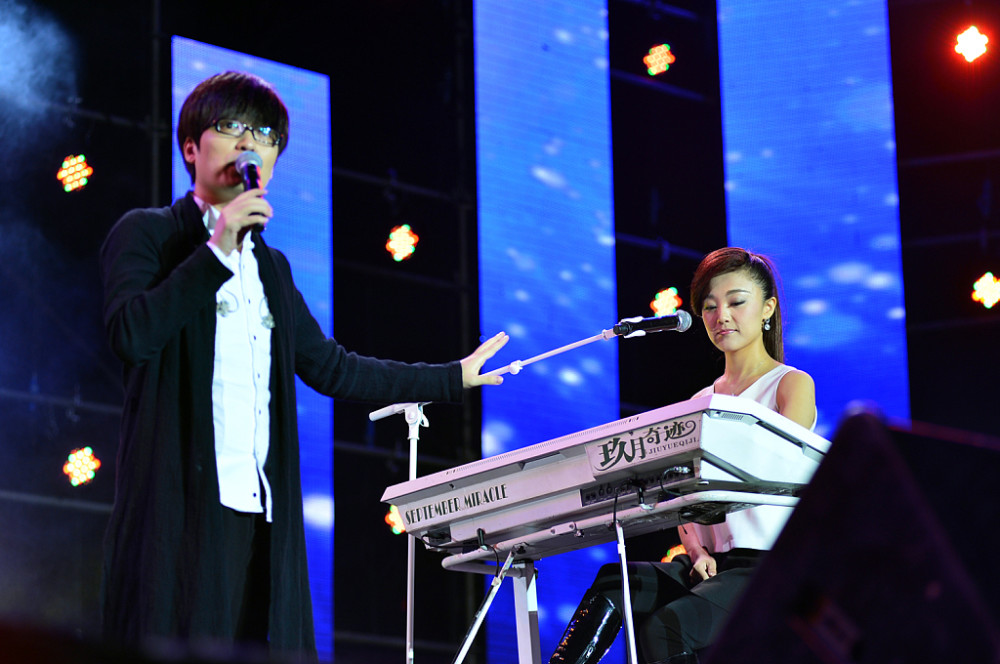 玖月奇迹组合成员宣布已于两年前离婚,那组合将何去何从?