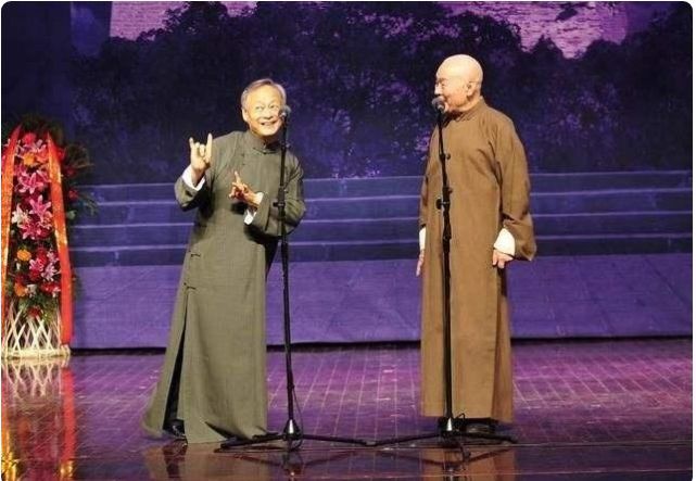 常连安为了给自己儿子常宝堃找一个好捧哏,特意主动让常宝堃和赵佩茹