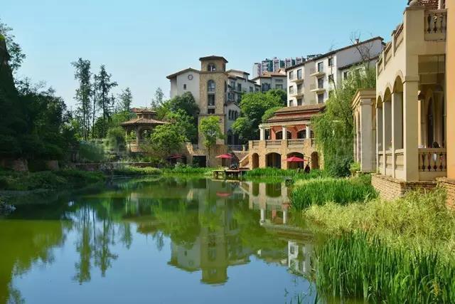 来麓山国际社区体验一场出国行_腾讯新闻